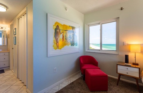 Holmes Beach Condo | Direct Beachfront 2 BD Condo On Florida’s Beautiful Gulf Coast!