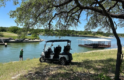 Laguna Park House | DIRECT LAKE ACCESS in a boutique-style lakehouse on Lake Whitney!