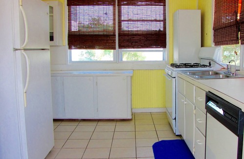 Little Torch Key Cottage | Direct Oceanfront Cottage-Sunrise View- #2,