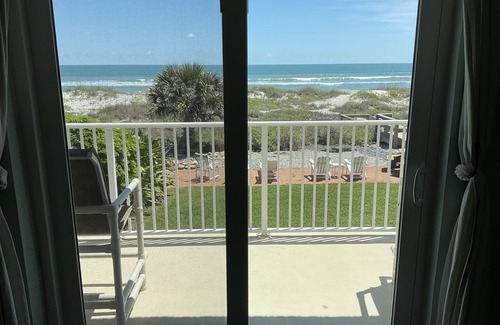 Cocoa Beach Condo | Direct Oceanfront South Cocoa Beach. Watch launches from Balcony.