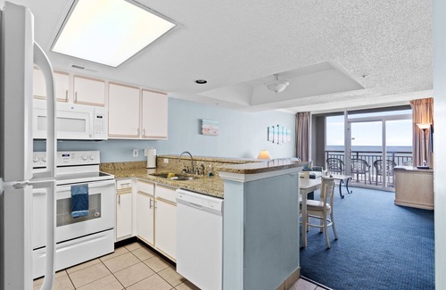 Myrtle Beach Condo | Direct Oceanfront 2 bedroom Condo! Lazy River! Walk to Boardwalk and restaurants