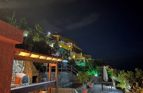 Buen Paso Apartment | DIRECT VIEWS OF TEIDE & SEA WITH PRIVATE TERRACE & GARDEN