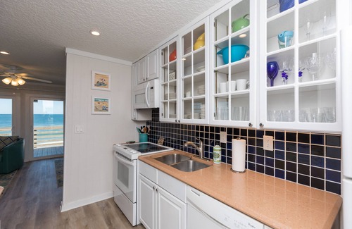 Vilano Beach Cottage | Directly on one of Florida's Best Beaches! Vilano Bch. Oceanfront, St. Augustine