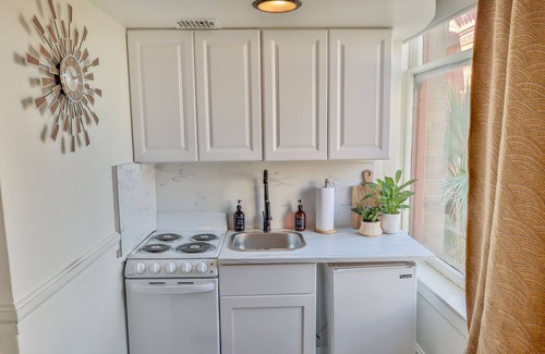 Main - Military Plaza Apartment | Directly on Riverwalk/King