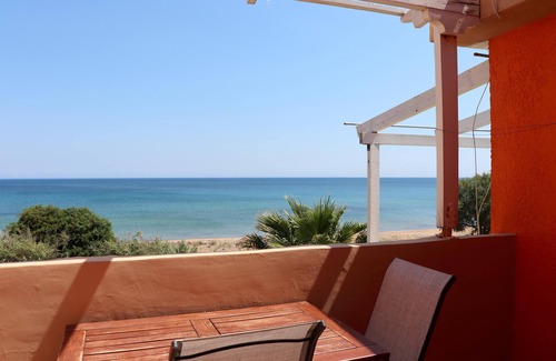 Pylos-Nestoras Apartment | Directly on the fine Memi sandy beach located studio with sea view.
