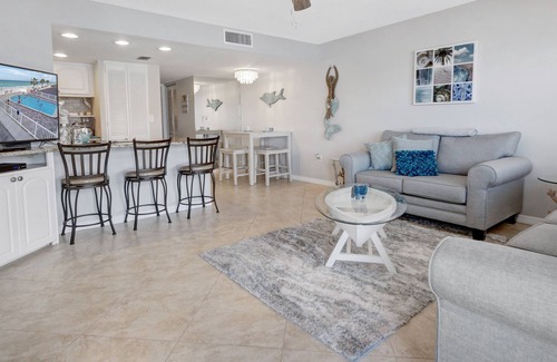 Treasure Island Condo | Directly on the Gulf, the Beautiful Sunset Chateau Condo