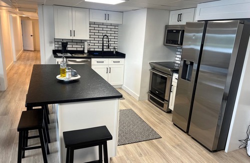 Campbellsville House | Discount pricing for last summer weekend available! Lakeview 5-bedroom house