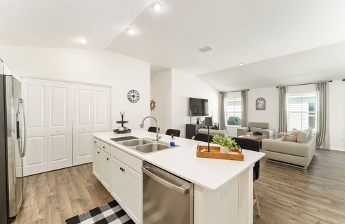 Sumter County Villa | DISCOUNTED 2-bed Patio Villa in Waters Edge, near Eastport. Avail. Nov, Dec, Jan