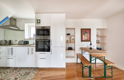Alfama Apartment | Discover Lisbon's Charm: Cozy, Renovated, Pet-Friendly 2BR with A/C