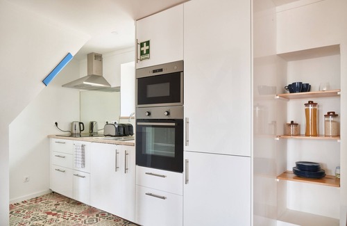 Alfama Apartment | Discover Lisbon's Charm: Cozy, Renovated, Pet-Friendly 2BR with A/C
