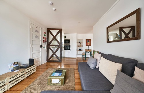 Alfama Apartment | Discover Lisbon's Charm: Cozy, Renovated, Pet-Friendly 2BR with A/C