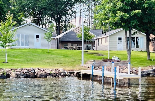 Holcombe Cabin | Discover Serenity at 'Holcombe Haven': Your Lakeside Cabin Retreat Awaits!