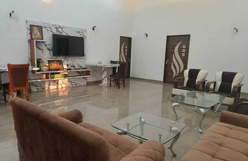 Mahabaleshwar House | "Discover Serenity: Madhuban Villa - Your Perfect Escape in Mahabaleshwar