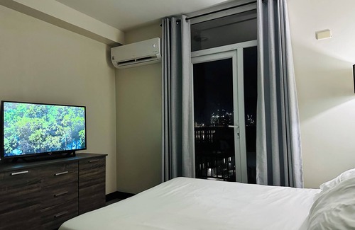 Lapu-Lapu Condo | Discover the Perfect Balance of Sunsets and Comfort in our Seaview Accommodation