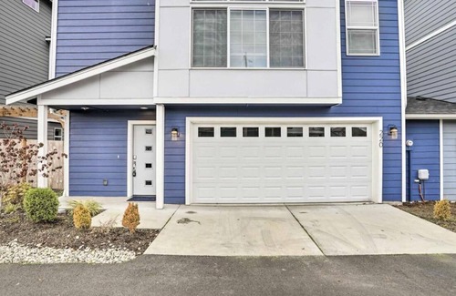 Monroe House | Discover the wonders of Monroe WA, Brand New Luxury, Private Yard & Mtn Views!