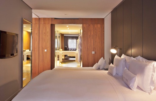 Santo Antonio Hotel | Discover Two Spacious, Pet-Friendly Apartments with Full Kitchen at Altis Prime