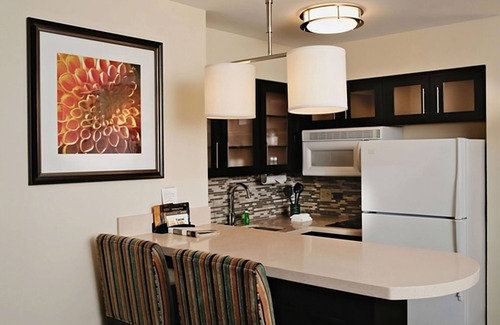Vance Jackson Apartment | Discover Unique Activities! Free Breakfast, Outdoor Swimming Pool, Pets Allowed!