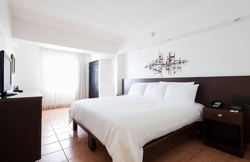 San Jose Hotel | Discover Unusual Bandstand at Parque Central! FREE Parking, Shuttle Service!