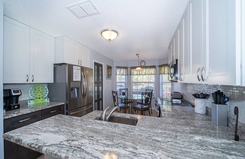 Bellavida House | Disney Area Villa – Lake View, South-Facing Pool & Fun Game Room