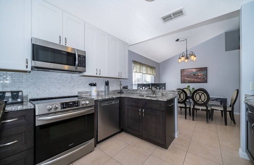 Bellavida House | Disney Area Villa – Lake View, South-Facing Pool & Fun Game Room