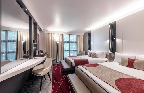 Chessy Hotel | Disney Hotel New York - The Art of Marvel