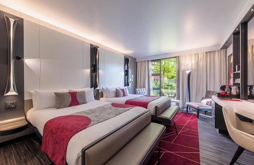 Chessy Hotel | Disney Hotel New York - The Art of Marvel