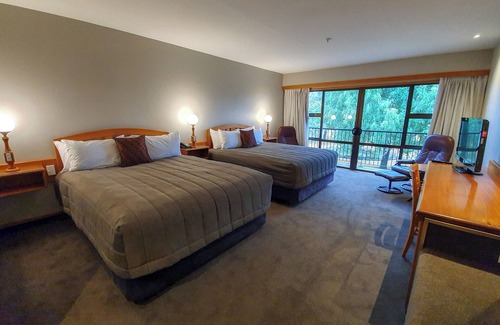 Twizel Hotel | Distinction Mackenzie Country Hotel