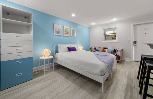 Garden Hills Apartment | Distinctive Studio with Parking Top Location