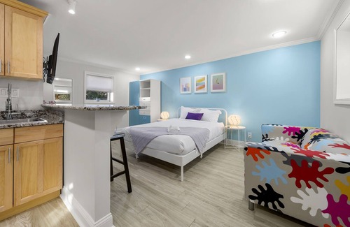 Garden Hills Apartment | Distinctive Studio with Parking Top Location