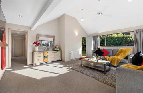 Fernhill House | Distinctive Stylish and Spacious Family Home