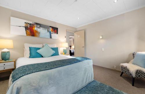 Fernhill House | Distinctive Stylish and Spacious Family Home