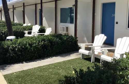 St. Pete Beach Resort | Dive Into Your Dream Vacation! 4 Relaxing Units, Pet-friendly Property, Pool