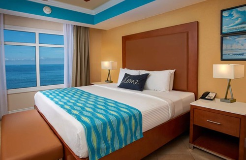 Palm Beach Hotel | Divi Phoenix 1 BR unit with hot tub and spectacular ocean view.