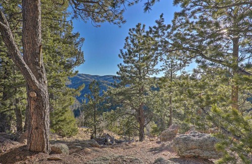 Rainbow Valley House | Divide Cabin in the Heart of Colorful Colorado!