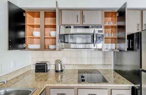 Gateway Apartment | Divine Gateway 1BR w/Gym, Pool, nr Stadium, by Blueground