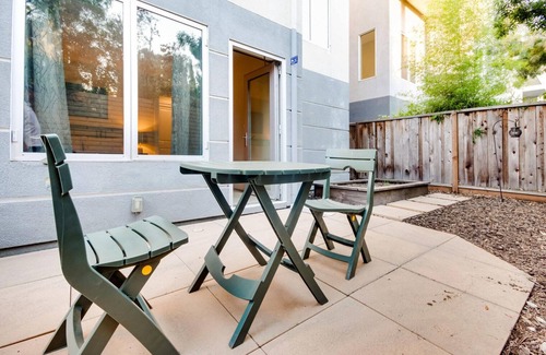 Menlo Park House | Divine Menlo Park 3BR w/Balcony, Patio & Garden, nr Shops, by Blueground