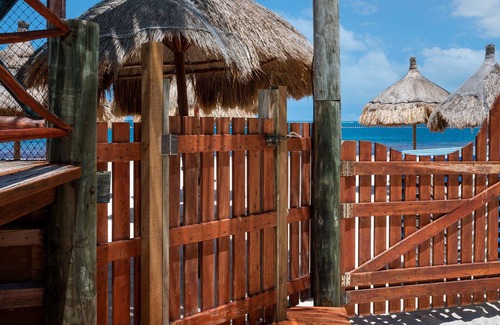 Puerto Morelos Cabin | Diving Lodge Puerto Morelos Downtown - - Beachfront cabins