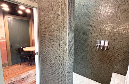 Sweetwater Apartment | Dixon Suite at Remedies Inn Boutique Hotel. Private room, bath and kitchenette.