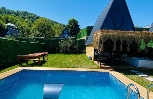 Sapanca House | Doğa Manzaralı Havuz (ısıtmalı) ve Jakuzi - Ocakbaşı Barbekü