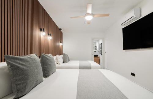 Pinto House | Dobo Pinto Castillo