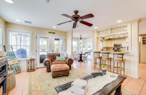 Enchanted Oaks House | Dock and Lake Access Gem on Cedar Creek Reservoir