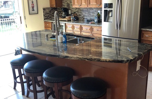 Sea Ranch House | DOCK*DEEP WATER ACCESS BBQ, 3 TVs*FREE WIFI.