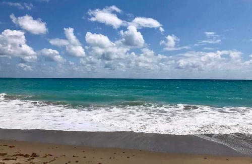 Fort Pierce House | Dog Friendly 1-bedroom camper/RV