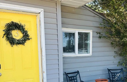 Dupont Apartment | Dog Friendly 3bed/1bath by DIA