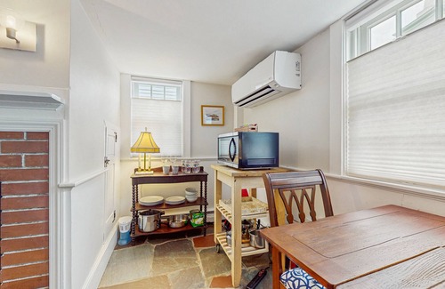 Rockport Apartment | Dog-friendly apartment in a prime location - walk to town beaches