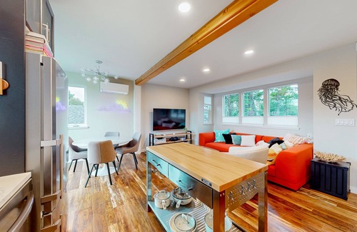 Pacific City House | Dog-friendly, brand-new shipping container home, steps from the beach