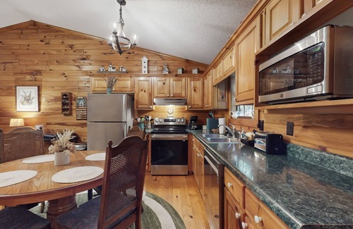 Sautee Nacoochee Cabin | Dog-friendly cabin in the woods w/private hot tub, screened-in deck & BBQ