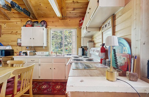 Cascade Cabin | Dog-friendly cabin with a great outdoor space in a peaceful location