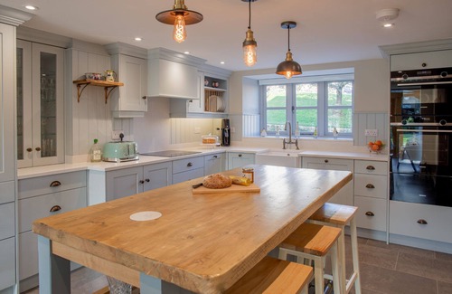 Ilmington Cottage | Dog friendly cottage - Gardners Cottage