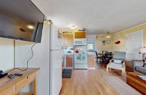 Moclips House | Dog-friendly cottage w/beach access & ocean view from living room